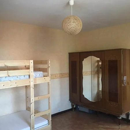 Hotel 4 Personnes Proche Et Commerces