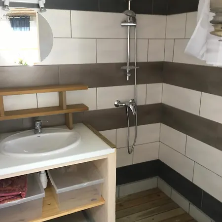 Hotel 4 Personnes Proche Et Commerces